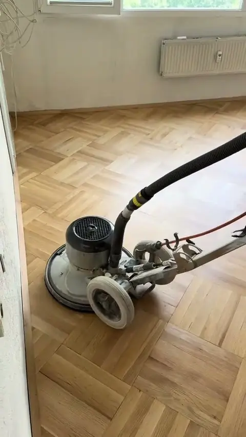 Лакиране и защита на паркет